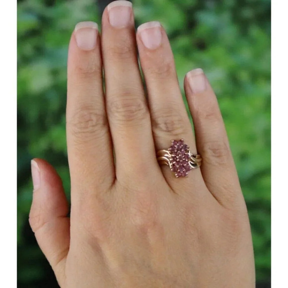 10k Yellow Gold Natural Ruby Cluster Flower Ring Size 6 - Picture 2 of 7